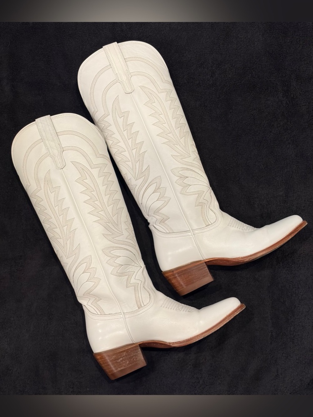 EUC Tecovas Abby Snow Cowhide Handmade Cowboy Boots